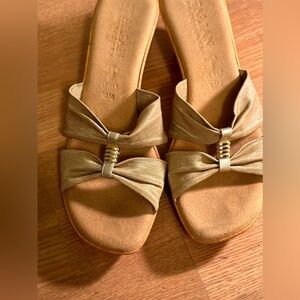🎈SALE🎈ITALIAN SHOEMAKERS  TAN WEDGES SLIP ON SZ 10 M